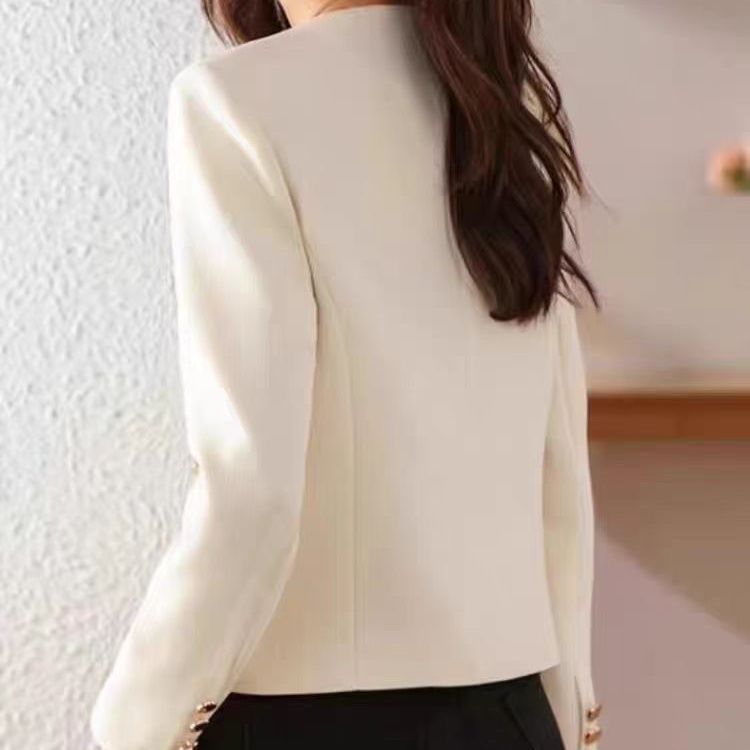 Veste Courte Col Rond — Simplicité & Élégance