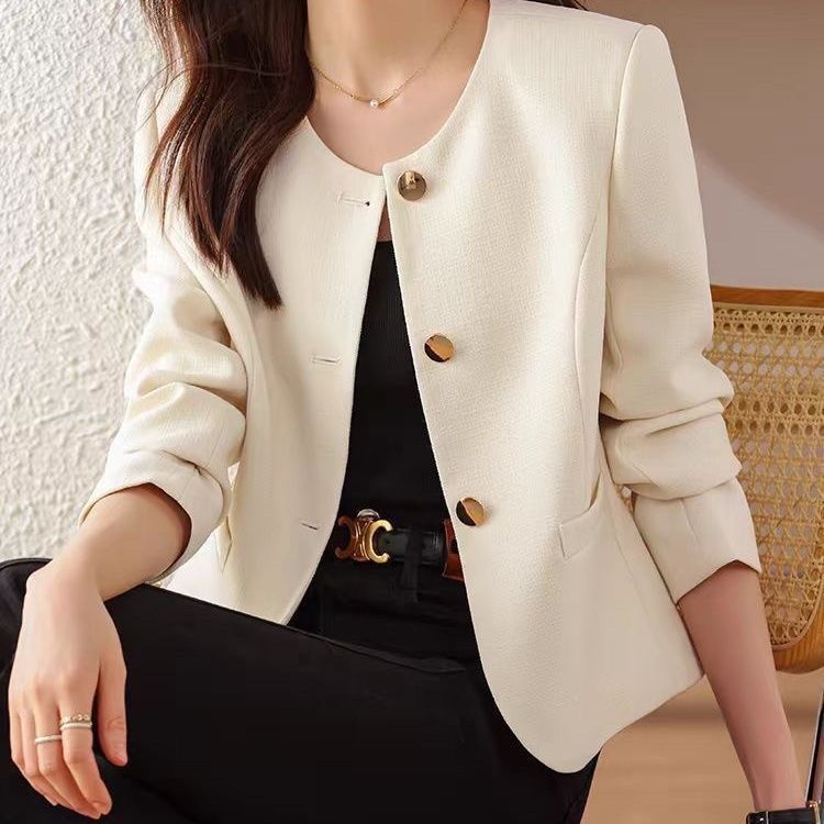 Veste Courte Col Rond — Simplicité & Élégance